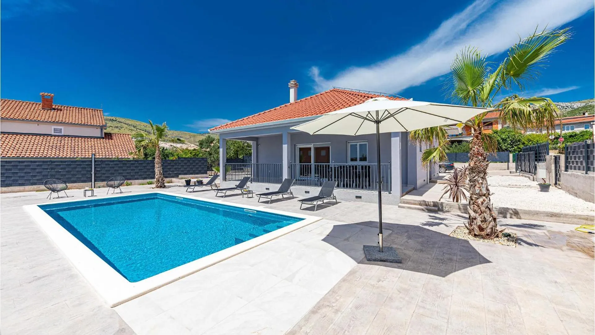 Lovely Home In Trogir With Kitchen