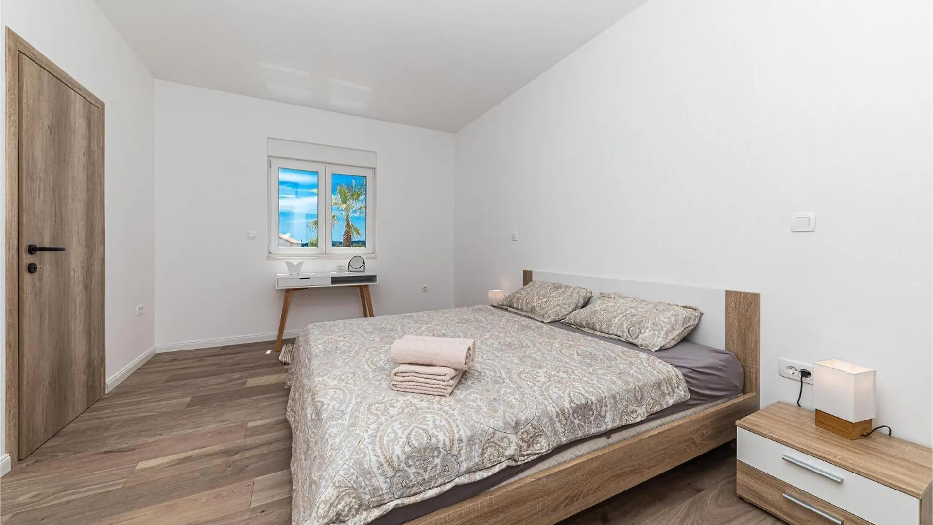 Holiday home Lovely Home In Trogir With Kitchen
