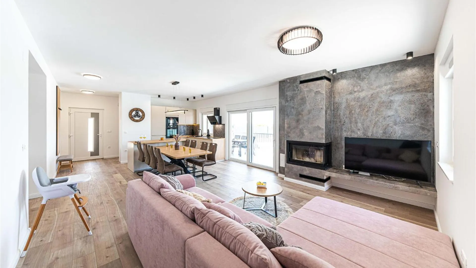 Lovely Home In Trogir With Kitchen Holiday home