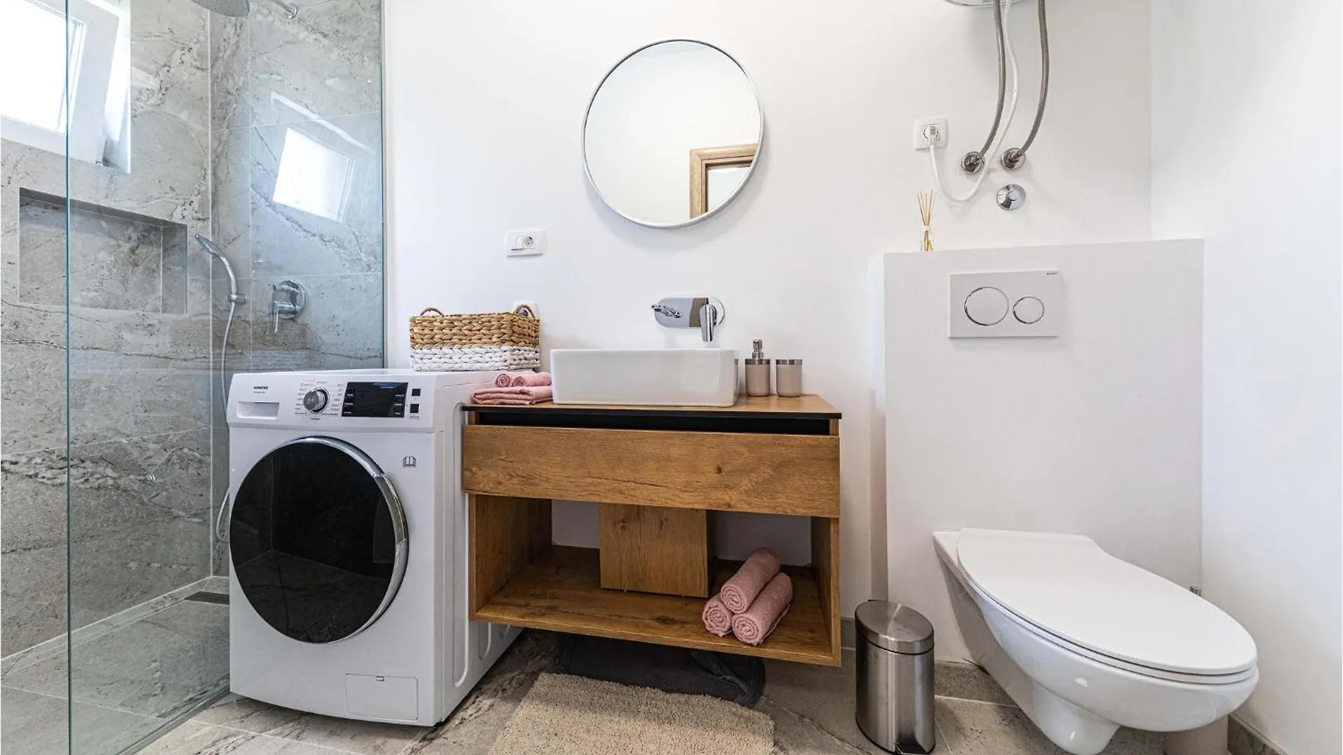 Holiday home Lovely Home In Trogir With Kitchen
