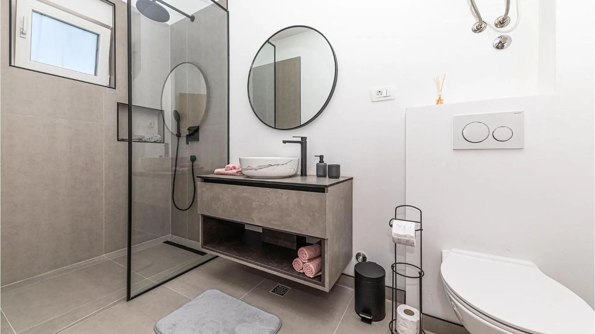 Lovely Home In Trogir With Kitchen Croatia